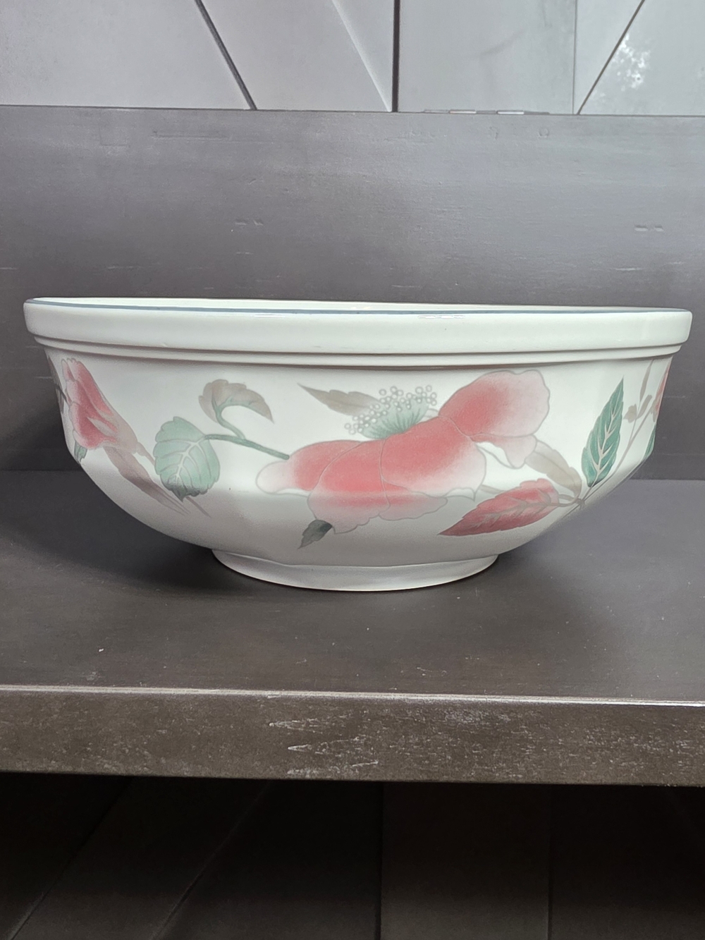 Mikasa Vintage Continental Silk Flowers Ceramic Serving Bowl.       8 1/2"